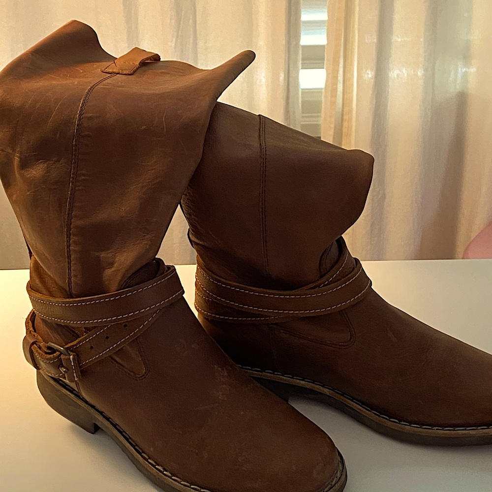 Roots leather boots